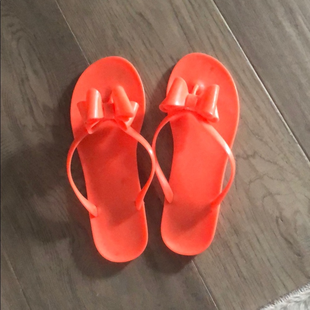 Women’s size 9 gelly flip flops